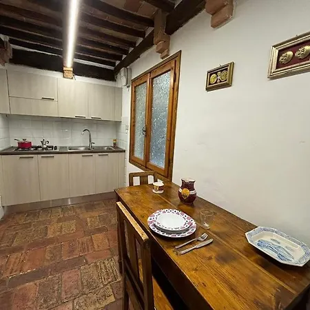 San Martino - Torre Medioevo Nel Centro Di *